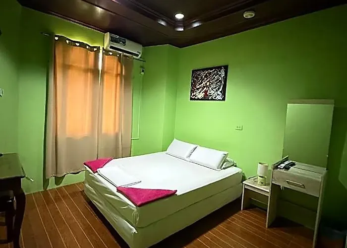 Sascha's Resort 3*